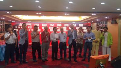 機協部份成員上台合唱